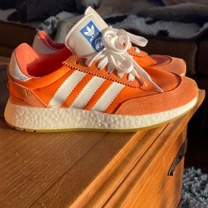 Women’s Adidas i5923 size 6.5
